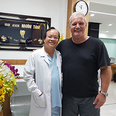 Hình ảnh bs Nhân và người bệnh 2 Hình ảnh bs Nhân và người bệnh 2