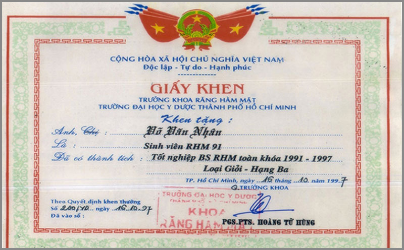 Năm 1997: Tốt nghiệp loại giỏi trường Đại học Y Dược TP. Hồ Chí Minh