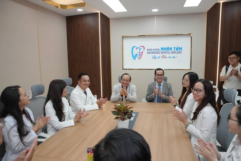 Nha khoa Nhân Tâm quận 7 quy tụ đội ngũ Bác sĩ tận tâm, chuyên nghiệp