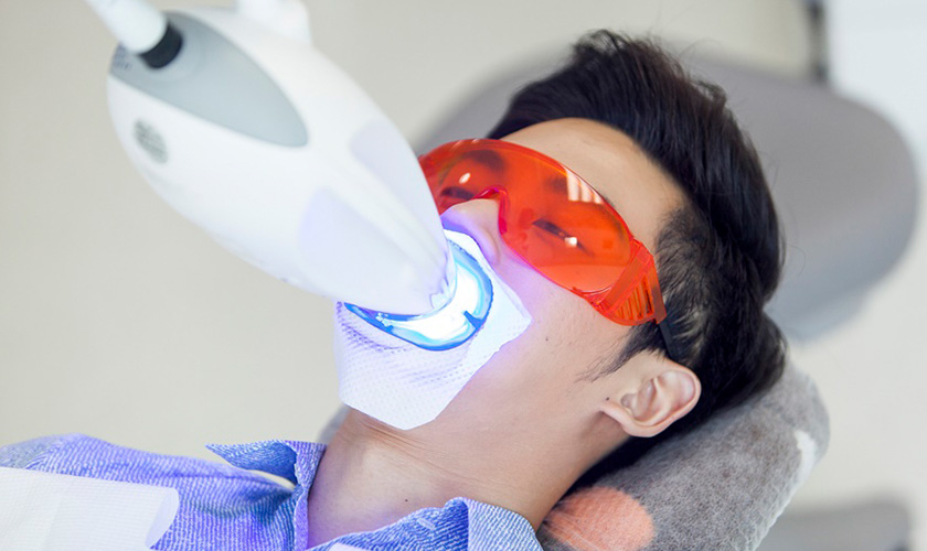 Công nghệ tẩy trắng răng Laser Whitening cho hàm răng trắng sáng chỉ sau 30 - 45 phút thực hiện