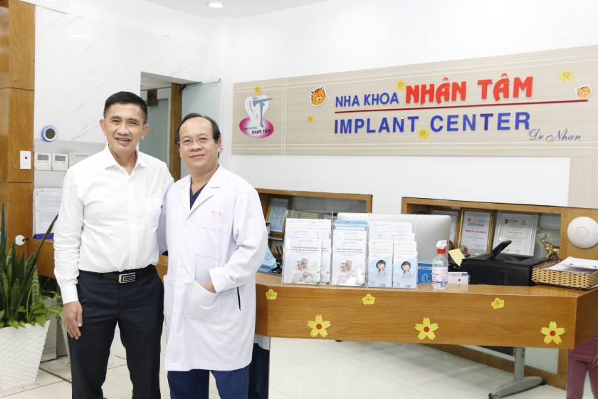 Việc cấy ghép Implant cho người lớn tuổi có thực hiện được hay không tùy thuộc vào tình trạng sức khỏe và tình trạng mất răng cụ thể của từng người Việc cấy ghép Implant cho người lớn tuổi có thực hiện được hay không tùy thuộc vào tình trạng sức khỏe và tình trạng mất răng cụ thể của từng người