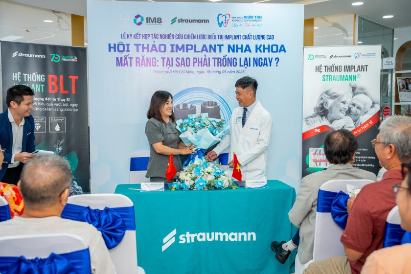 1000 trụ Implant Straumann được chuyển giao cho Nha khoa Nhân Tâm 1000 trụ Implant Straumann được chuyển giao cho Nha khoa Nhân Tâm