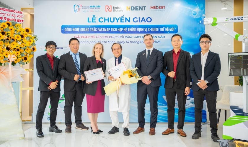 Nha khoa Nhân Tâm chuyển giao công nghệ quang trắc FastMap®tích hợp hệ thống định vị X-Guide NXT ngày 14/09/2025