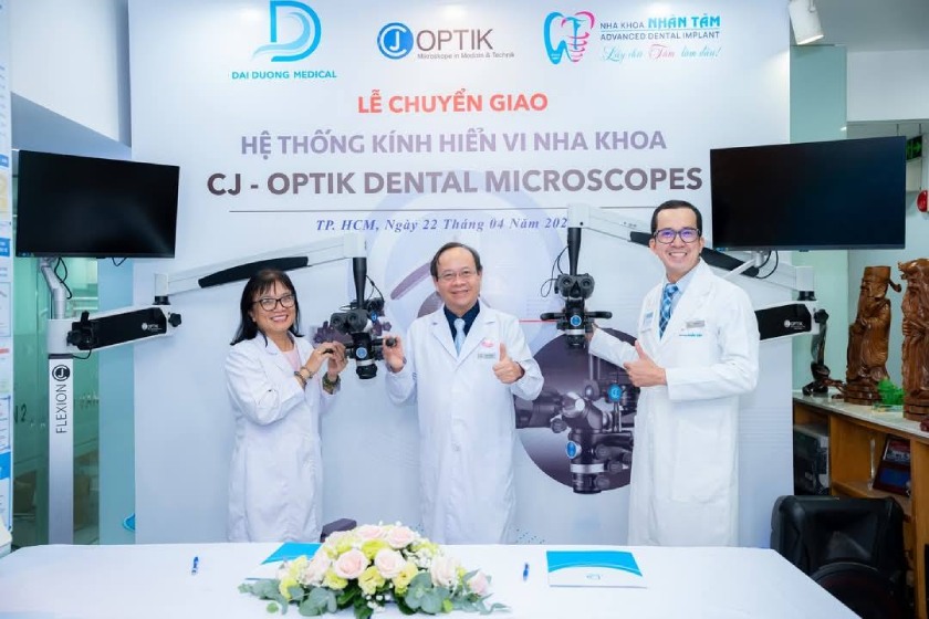 Lễ chuyển giao hệ thống kính hiển vi nha khoa CJ-Optik Lễ chuyển giao hệ thống kính hiển vi nha khoa CJ-Optik